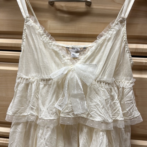 Victoria’s Secret babydoll with matching cheeky panties - Picture 2 of 10